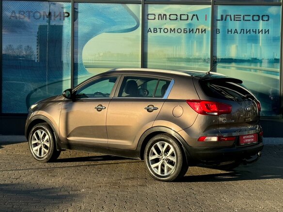 2014 Kia Sportage III Рестайлинг, коричневый, 1100000 рублей - вид 6