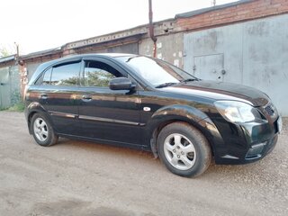 2011 Kia Rio II Рестайлинг, чёрный, 520000 рублей, вид 1