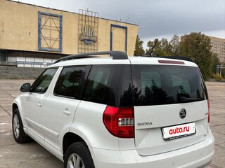 2017 Skoda Yeti I Рестайлинг, белый, 1750000 рублей, вид 4