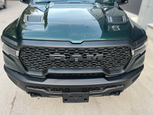 2026 Ram 1500 Rumble Bee V Рестайлинг, зелёный, 10900000 рублей - вид 2