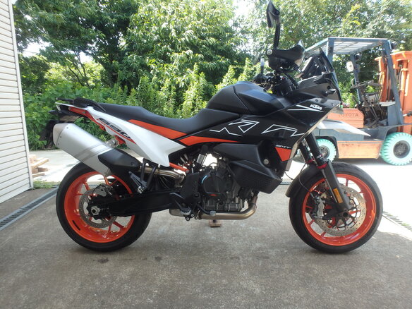 2023 KTM 890 SMT, чёрный, 1200000 рублей - вид 5