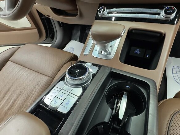 2020 Genesis G90 I Рестайлинг, чёрный, 4900000 рублей - вид 39