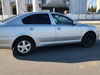 2013 Skoda Octavia II (A5) Рестайлинг, серебристый, 650000 рублей, вид 4