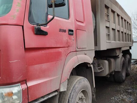 2011 Sinotruk Howo ZZ3327, красный, 994000 рублей, вид 5
