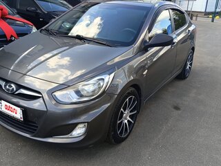 2012 Hyundai Solaris I, серебристый, 680000 рублей, вид 2