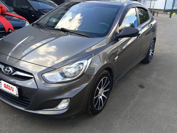 2012 Hyundai Solaris I, серебристый - вид 1