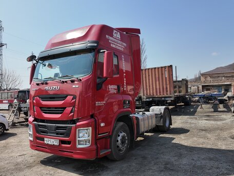 2024 Isuzu Giga (E-series), красный, 5500000 рублей, вид 1