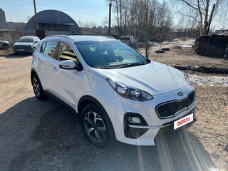 2018 Kia Sportage IV Рестайлинг, белый, 2450000 рублей, вид 4
