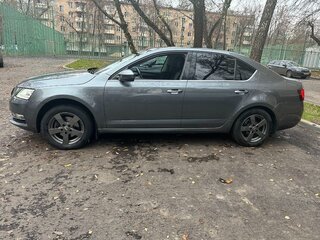 2020 Skoda Octavia III (A7) Рестайлинг, серый, 1900000 рублей, вид 3