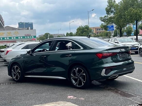 2023 Audi A3 35 TFSI IV (8Y), зелёный - вид 1