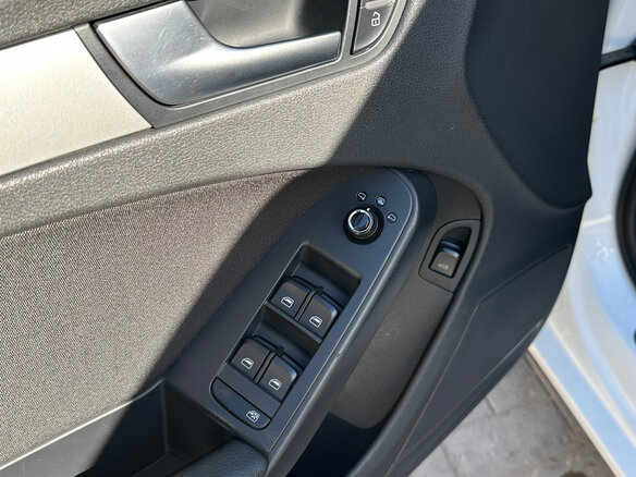 2010 Audi A4 IV (B8), белый, 1200000 рублей - вид 8