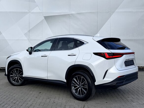 2022 Lexus NX 350 II, белый, 5800000 рублей - вид 3