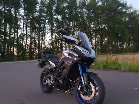 2015 Yamaha MT-09 Tracer (FJ-09), серебристый, 850000 рублей, вид 1