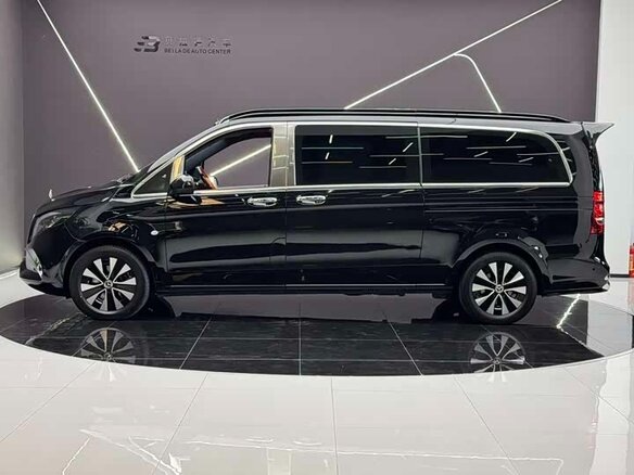 2023 Mercedes-Benz Vito 121 L2 III (W447), чёрный, 6400333 рублей - вид 3