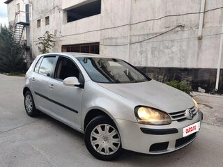 2004 Volkswagen Golf V, серебристый, 450000 рублей, вид 1