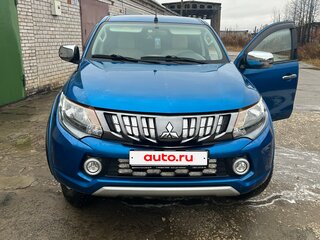 2017 Mitsubishi L200 V, синий, 3500000 рублей, вид 2