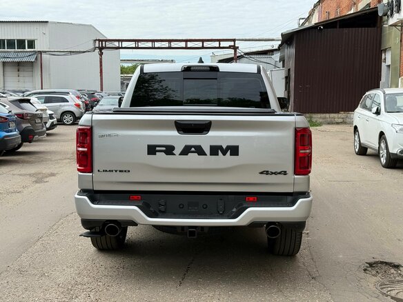2026 Ram 1500 Crew Cab V Рестайлинг, серебристый, 9492000 рублей - вид 5