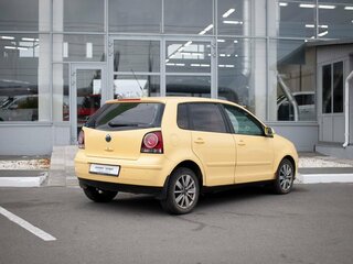 2005 Volkswagen Polo IV Рестайлинг, жёлтый, 310000 рублей, вид 2