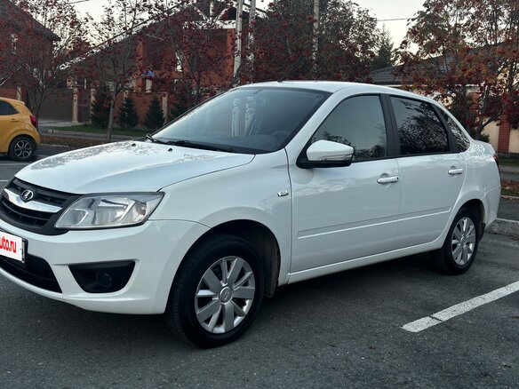 2016 Lada (ВАЗ) Granta I, белый, 505000 рублей - вид 2