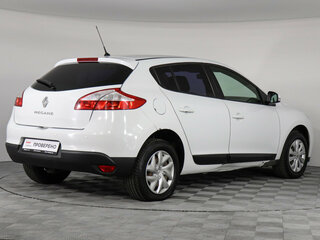 2012 Renault Megane III Рестайлинг, белый, 550000 рублей, вид 3
