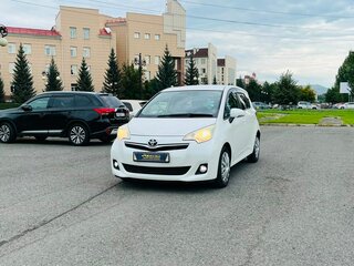 2012 Toyota Ractis II, белый, 1139000 рублей, вид 2