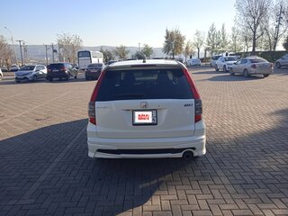 2009 Honda Stream II Рестайлинг, белый, 890000 рублей, вид 4