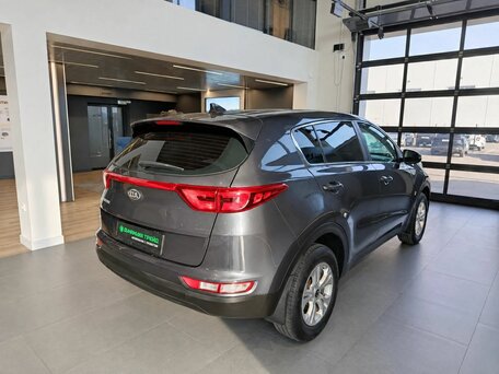 2017 Kia Sportage IV, серый, 1679000 рублей, вид 4