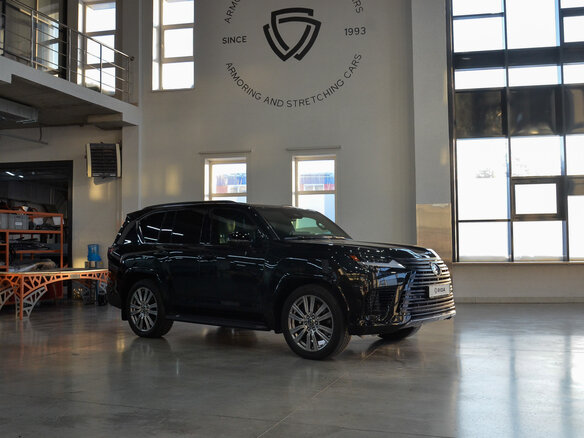 2026 Lexus LX 600 IV, чёрный, 45500000 рублей - вид 6