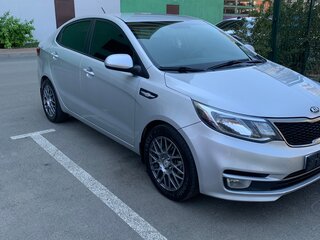 2016 Kia Rio III Рестайлинг, серебристый, 1270000 рублей, вид 5