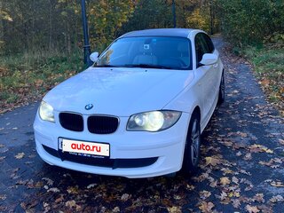 2010 BMW 1 серии 120i I (E81/E82/E87/E88) Рестайлинг, белый, 900000 рублей, вид 1