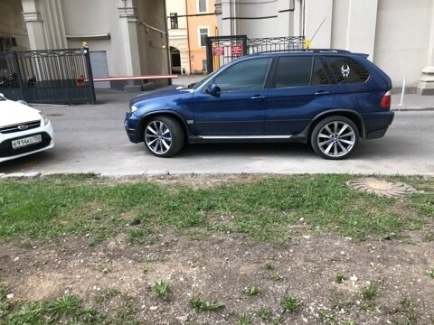 2005 BMW X5 4.8is I (E53) Рестайлинг, синий - вид 3