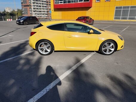 2012 Opel Astra GTC J Рестайлинг, жёлтый, 520000 рублей, вид 4