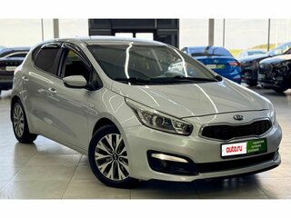 2017 Kia Ceed II Рестайлинг, серебристый, 1259000 рублей, вид 3