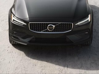2025 Volvo V60 Cross Country II, чёрный, 7990000 рублей, вид 3
