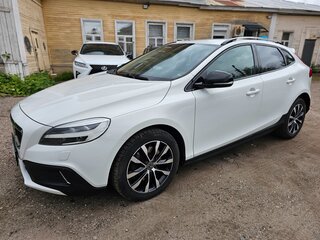 2019 Volvo V40 Cross Country I Рестайлинг, белый, 1550000 рублей, вид 2