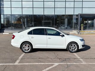 2018 Skoda Rapid I Рестайлинг, белый, 854000 рублей, вид 5