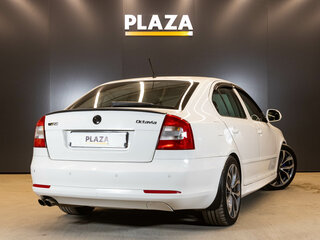 2011 Skoda Octavia DSG7 II (A5) Рестайлинг, белый, 850000 рублей, вид 3