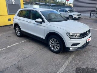 2017 Volkswagen Tiguan II, белый, 1910000 рублей, вид 1