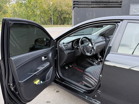 2016 Kia Rio III Рестайлинг, чёрный - вид 13