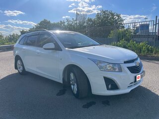 2013 Chevrolet Cruze I Рестайлинг, белый, 650000 рублей, вид 3