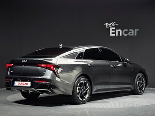 2026 Kia K5 III Рестайлинг, белый, 2550000 рублей, вид 2