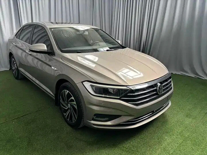 Открыть фотографии: Volkswagen Sagitar III