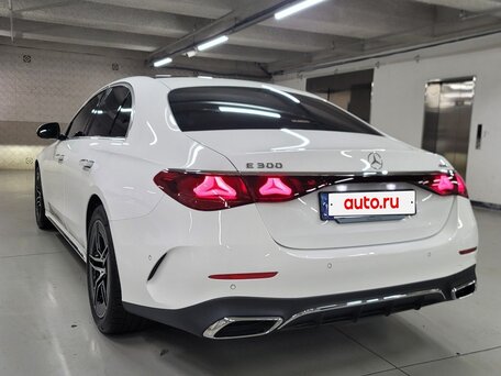 2026 Mercedes-Benz E-Класс 300 VI (W214, S214), белый, 7530000 рублей, вид 3
