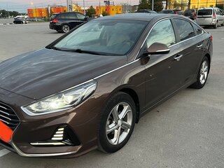 2019 Hyundai Sonata VII (LF) Рестайлинг, золотистый, 1600000 рублей, вид 1