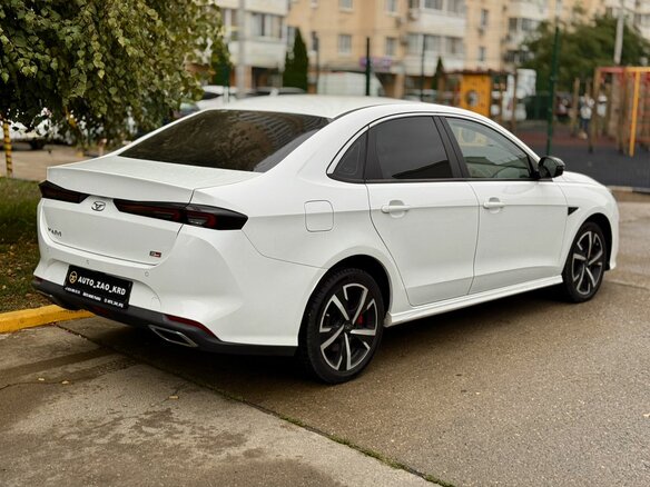 2023 Kaiyi E5, белый - вид 3