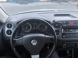 2010 Volkswagen Tiguan I, серебристый, 870000 рублей, вид 2