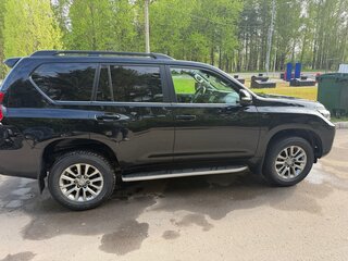 2018 Toyota Land Cruiser Prado 150 Series Рестайлинг 2, чёрный, 4000000 рублей, вид 2