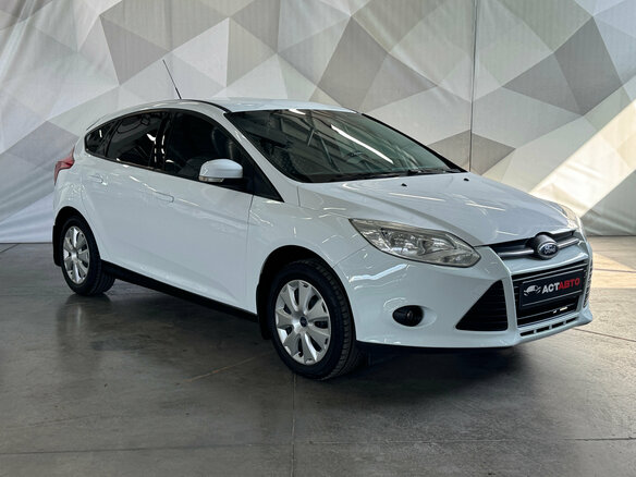 2012 Ford Focus III, белый - вид 2