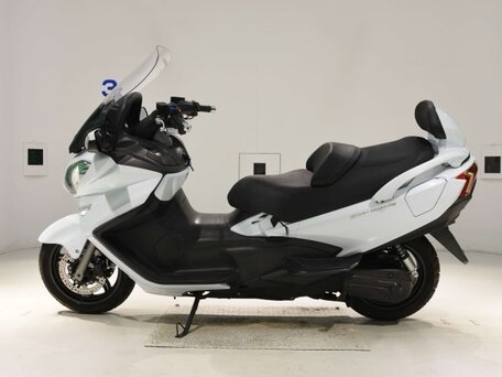 2013 Suzuki Burgman (SkyWave) 650, белый, 455000 рублей, вид 1
