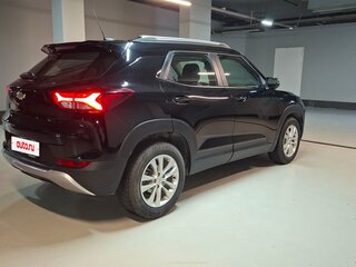 2021 Chevrolet TrailBlazer III, чёрный, 2000000 рублей, вид 3